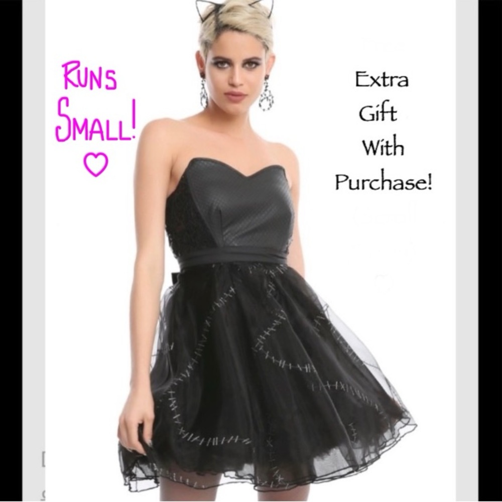 DC COMICS HOT TOPIC CATWOMAN FORMAL DRESS! Limited Edition!
